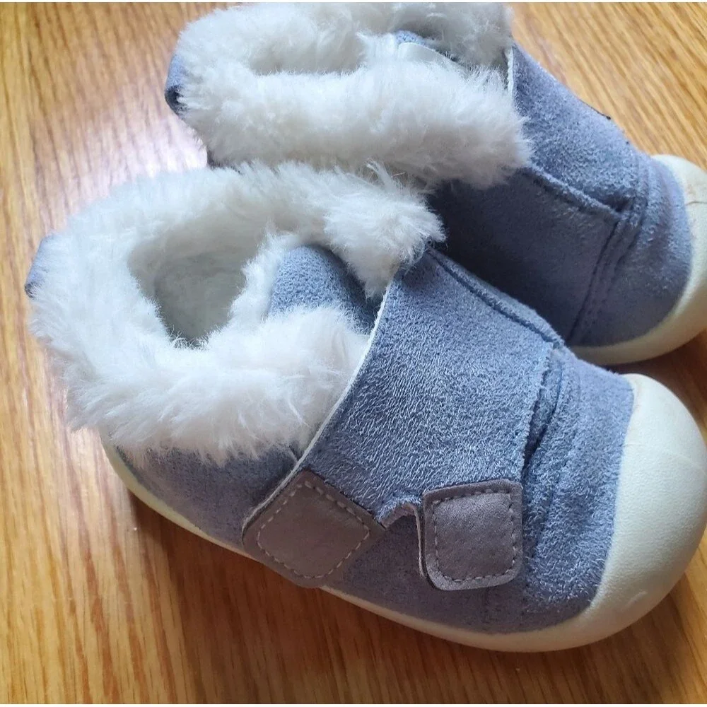 Vigny Honey baby shoes gray/white faux fur, size 17 (6-12M)
